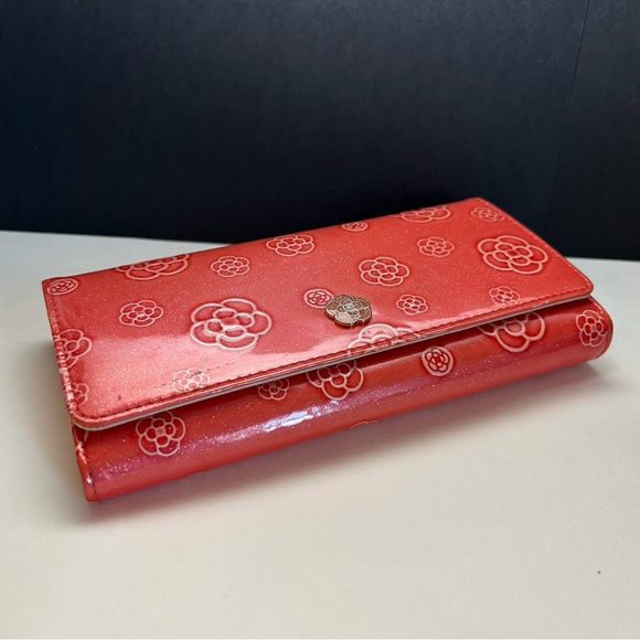 CLATHAS Argo Flap Cowhide Leather Long Coral Wallet, Camellia Flowers, Japanese - Picture 2 of 15